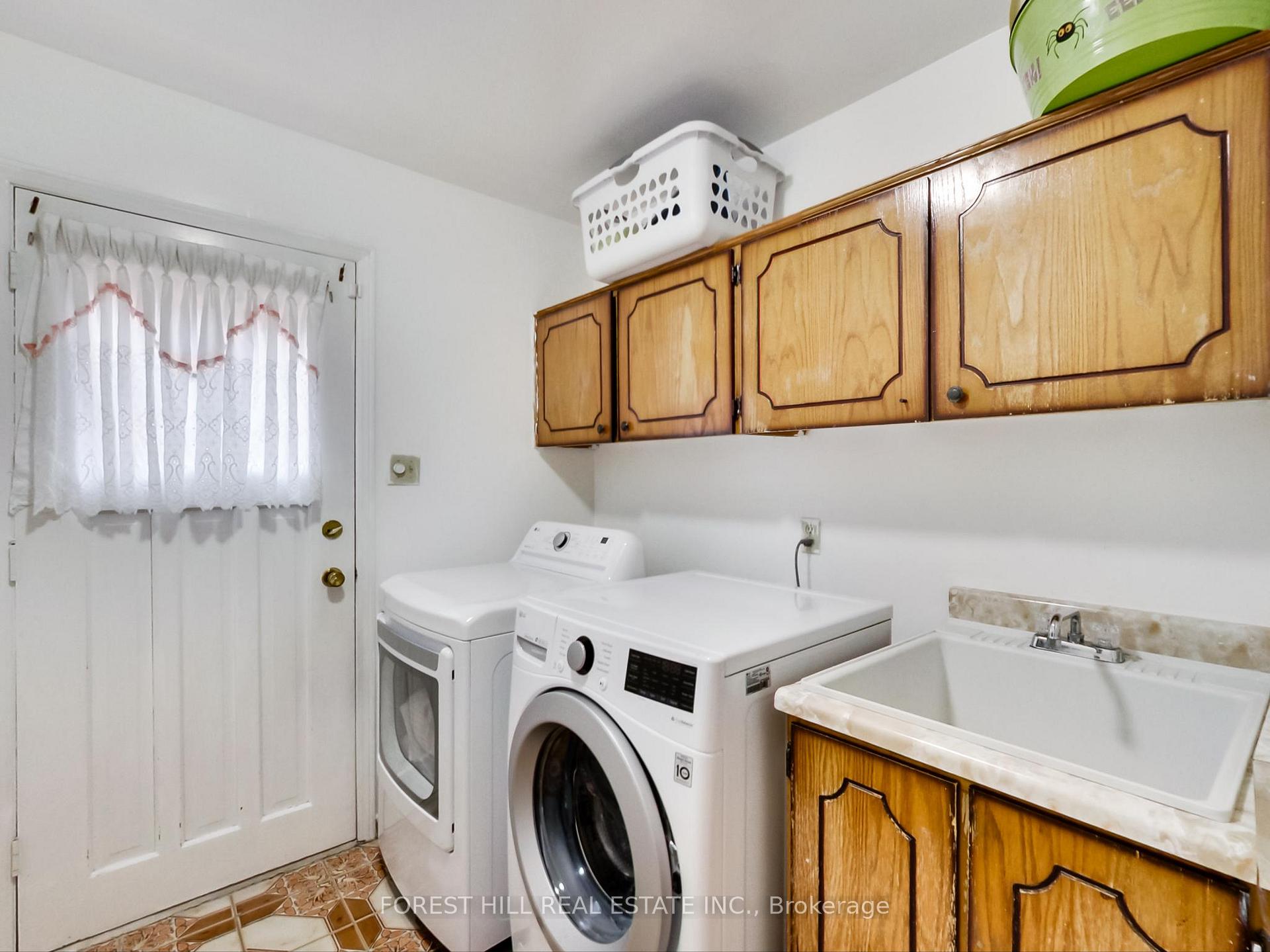 Photo 6 of 62 Adrian Crescent, Markham, Raymerville — HOMEH