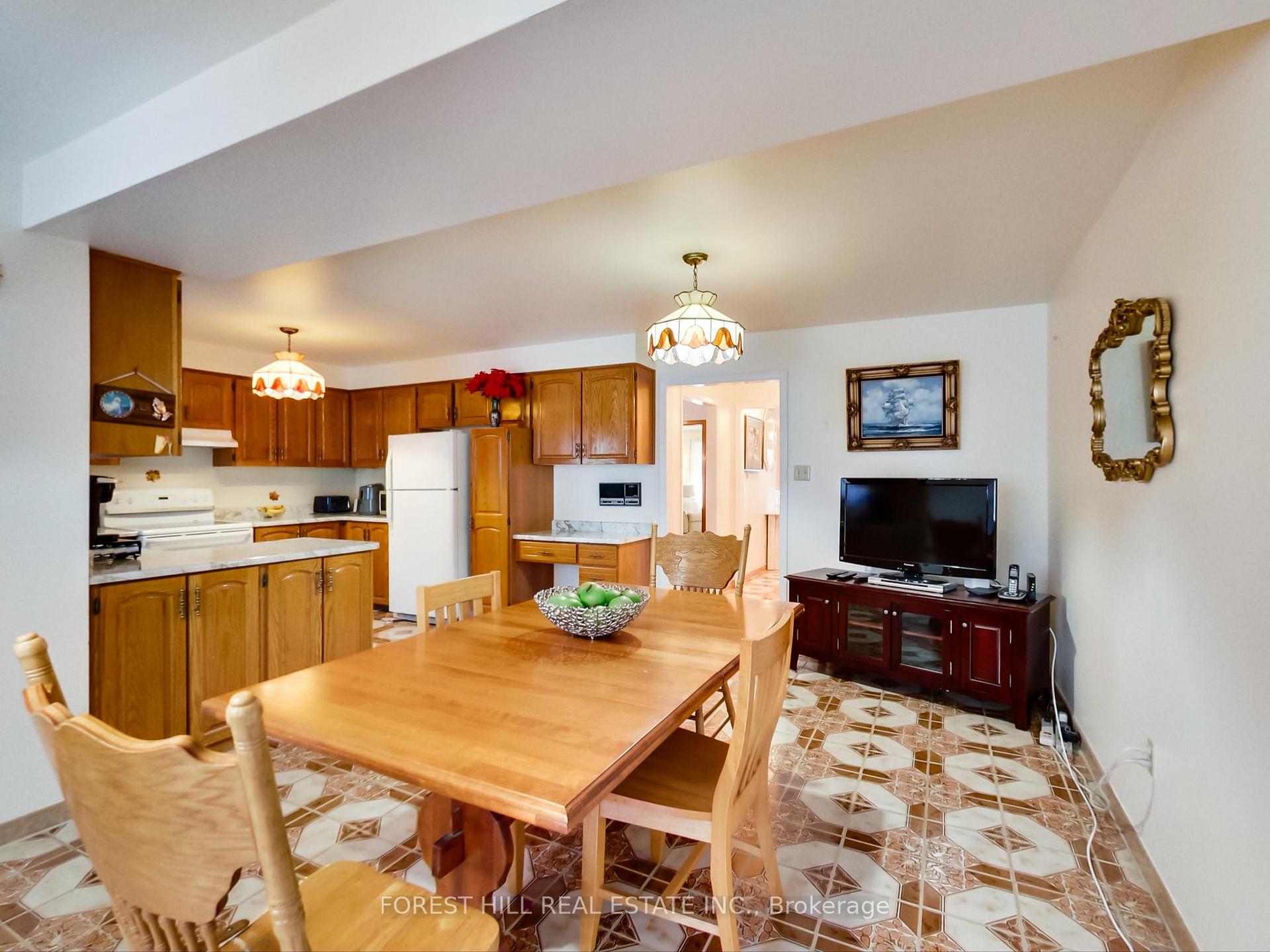 Photo 15 of 62 Adrian Crescent, Markham, Raymerville — HOMEH