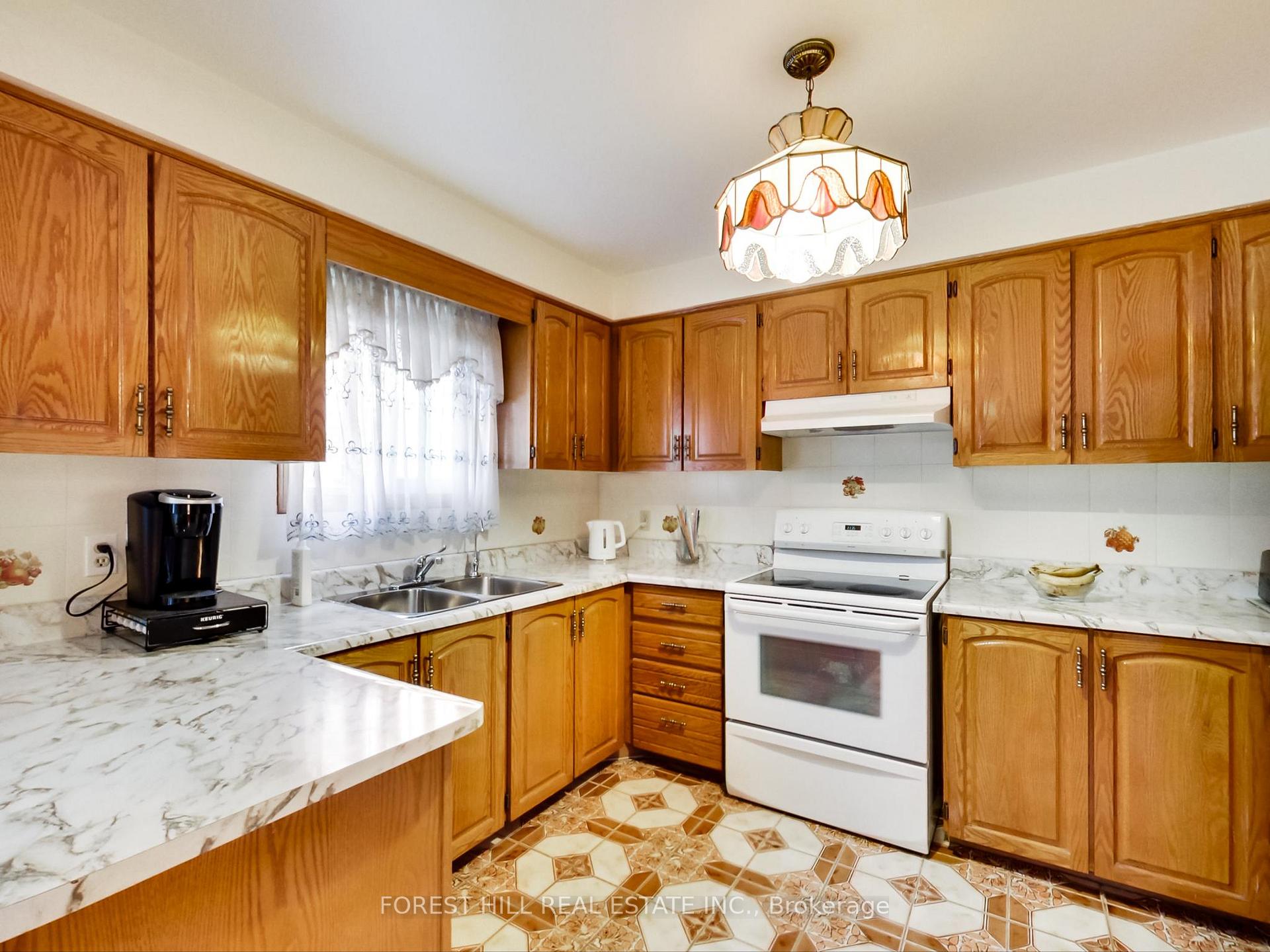 Photo 16 of 62 Adrian Crescent, Markham, Raymerville — HOMEH