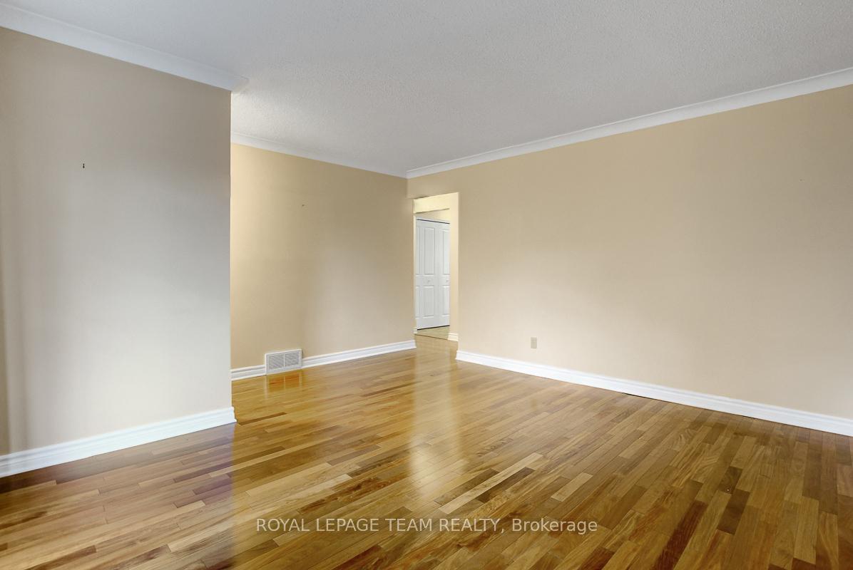 Photo 6 of 16 Barnstable Drive, Ottawa, Barrhaven - Knollsbrook — HOMEH