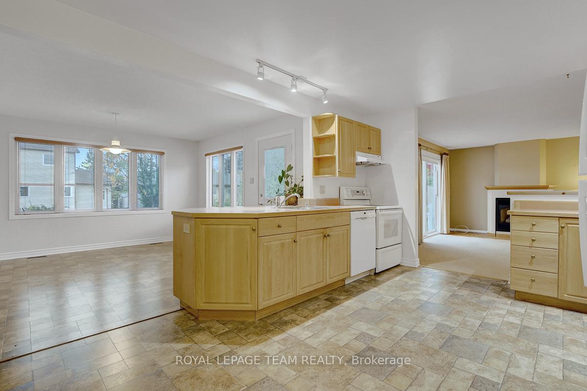 Photo 7 of 16 Barnstable Drive, Ottawa, Barrhaven - Knollsbrook — HOMEH