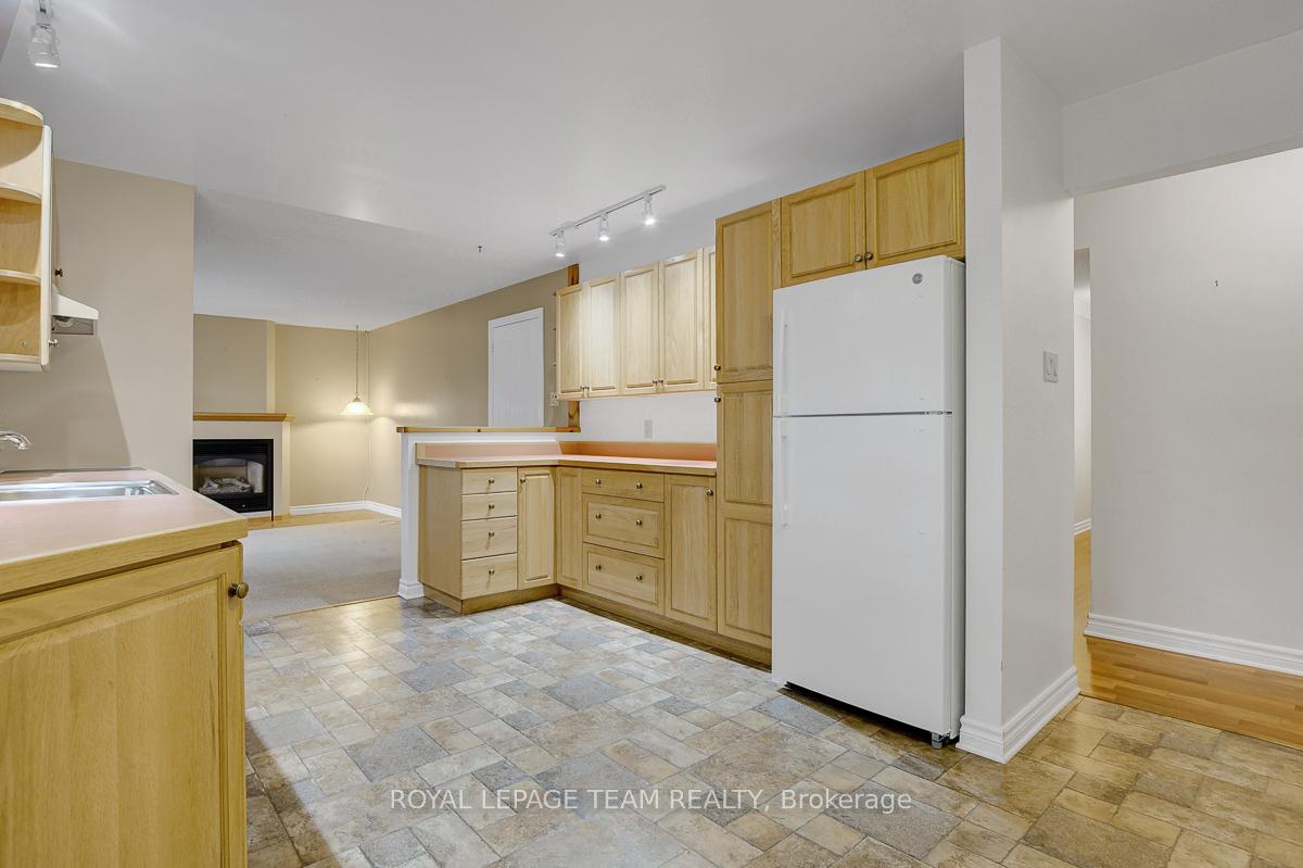 Photo 8 of 16 Barnstable Drive, Ottawa, Barrhaven - Knollsbrook — HOMEH
