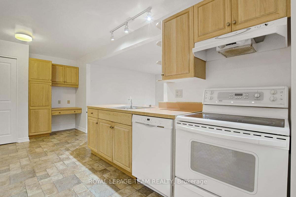 Photo 12 of 16 Barnstable Drive, Ottawa, Barrhaven - Knollsbrook — HOMEH