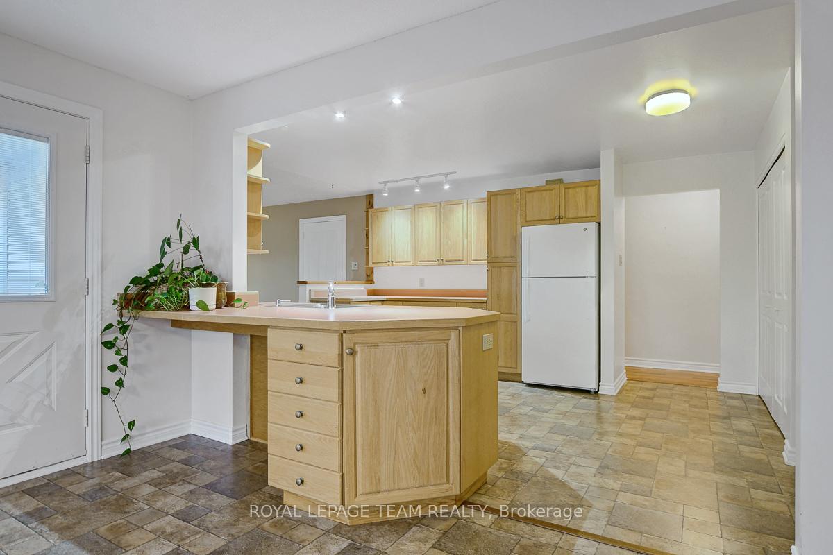 Photo 11 of 16 Barnstable Drive, Ottawa, Barrhaven - Knollsbrook — HOMEH