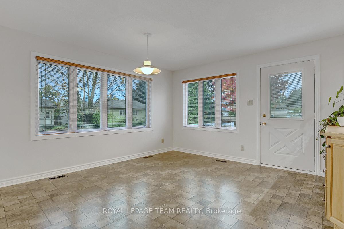 Photo 17 of 16 Barnstable Drive, Ottawa, Barrhaven - Knollsbrook — HOMEH