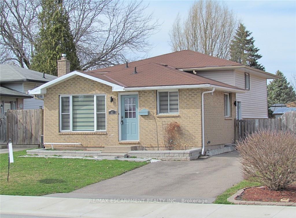 Photo 1 of 48 Larchwood Circle, Welland, N. Welland — HOMEH