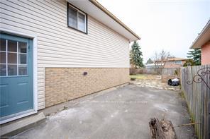 Photo 43 of 48 Larchwood Circle, Welland, N. Welland — HOMEH