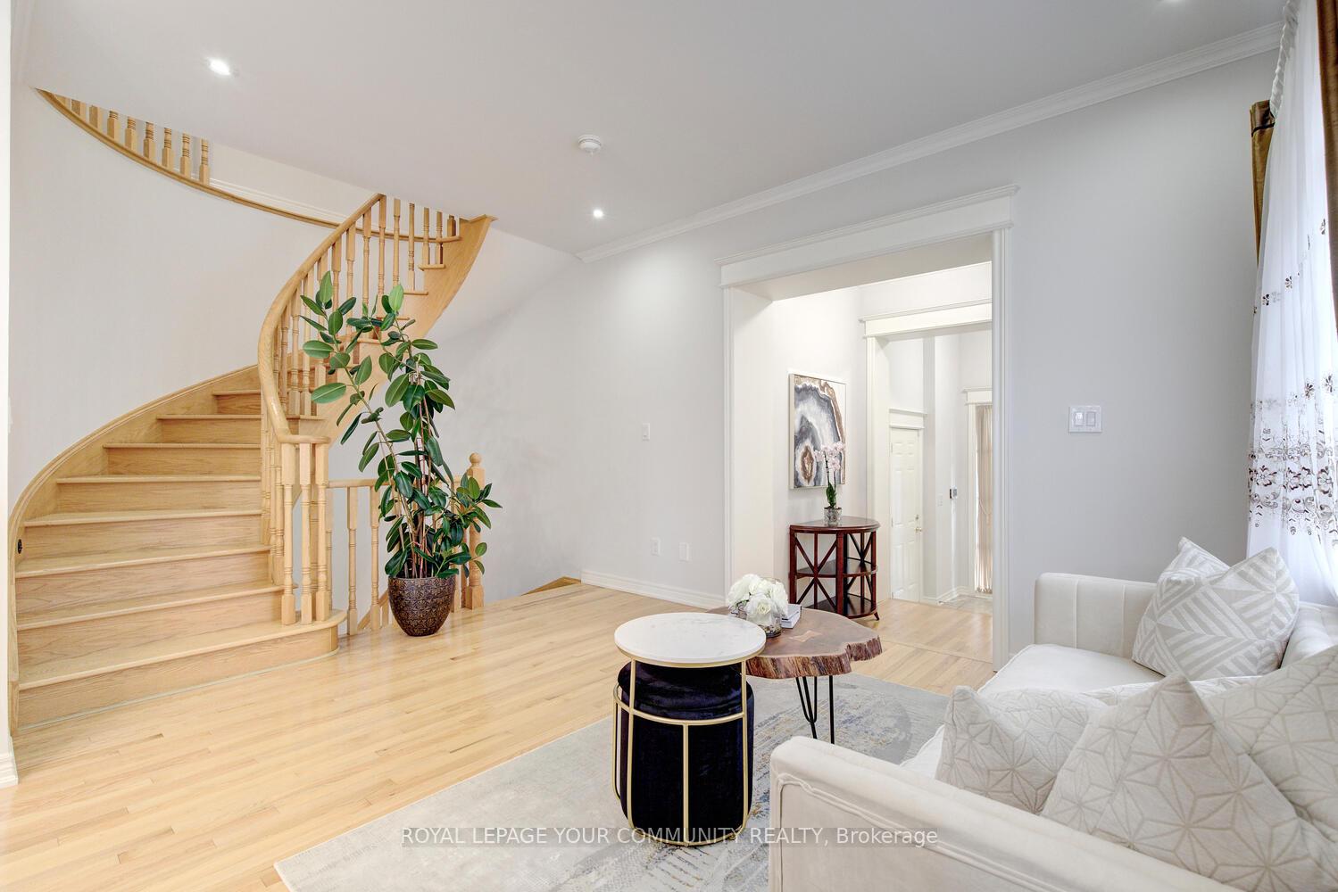 Photo 12 of 24 Mill River Drive, Vaughan, Patterson — HOMEH