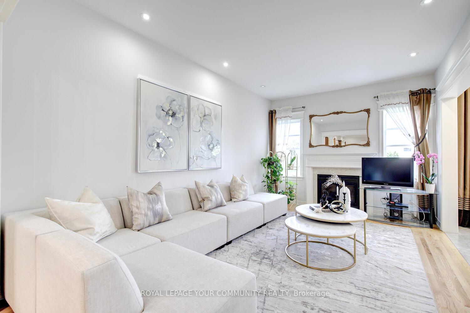Photo 19 of 24 Mill River Drive, Vaughan, Patterson — HOMEH