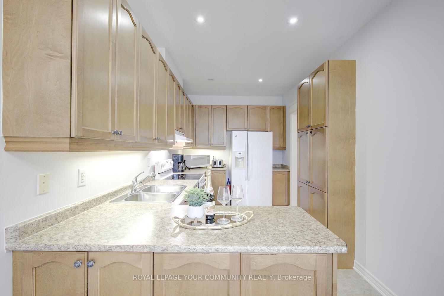 Photo 28 of 24 Mill River Drive, Vaughan, Patterson — HOMEH