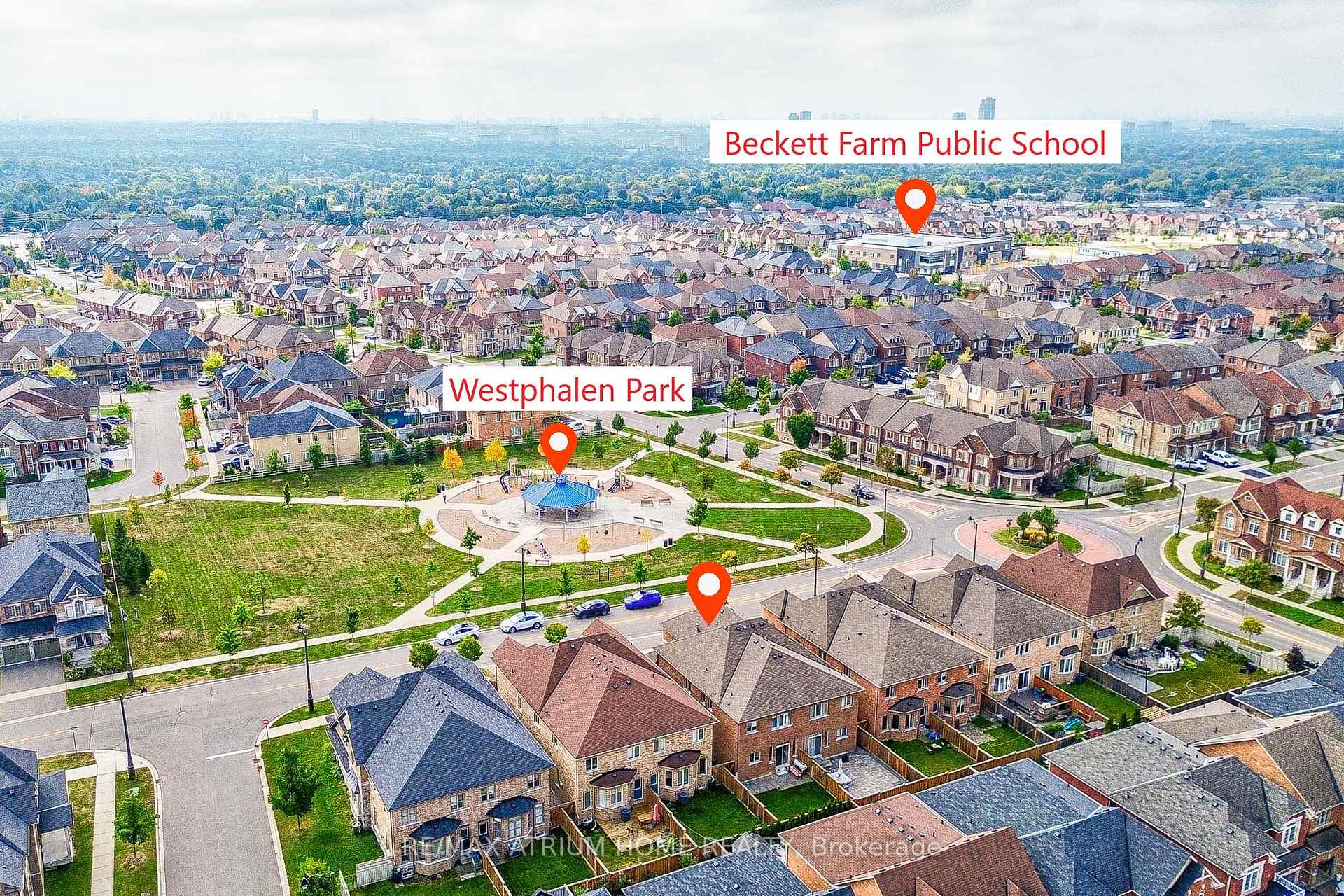 Photo 4 of 270 Wilfred Murison Avenue, Markham, Berczy — HOMEH