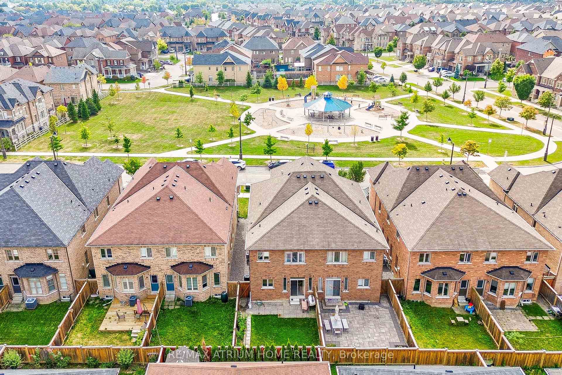 Photo 11 of 270 Wilfred Murison Avenue, Markham, Berczy — HOMEH