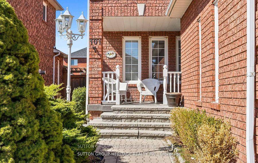 Photo 3 of 101 Parnell Crescent, Whitby, Pringle Creek — HOMEH