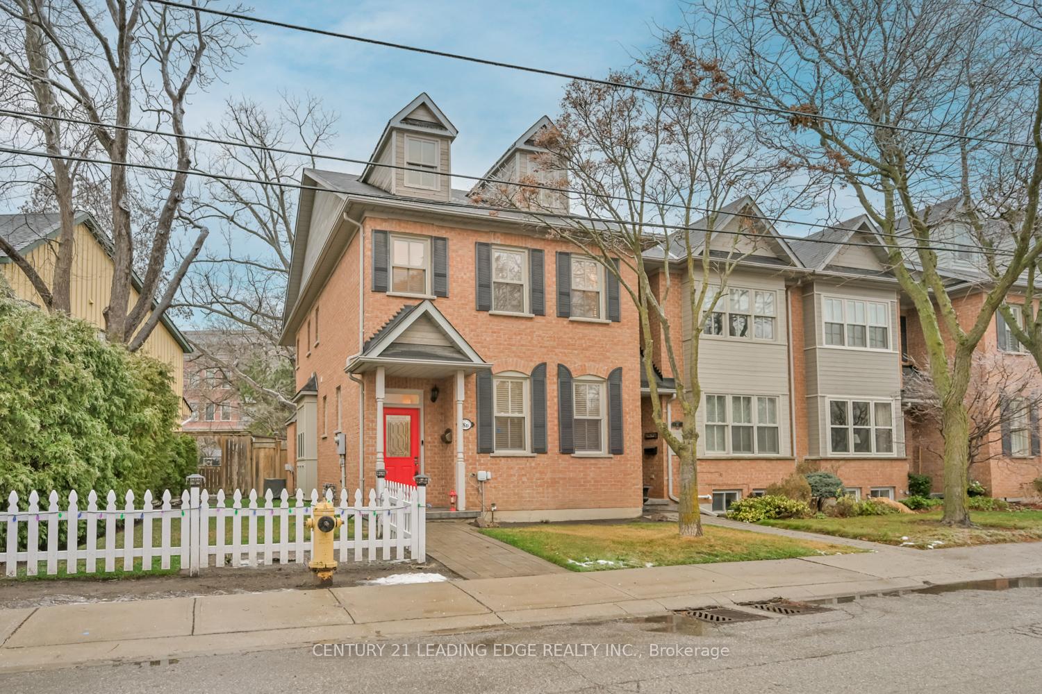 Photo 2 of 8D Station Lane, Markham, Unionville — HOMEH