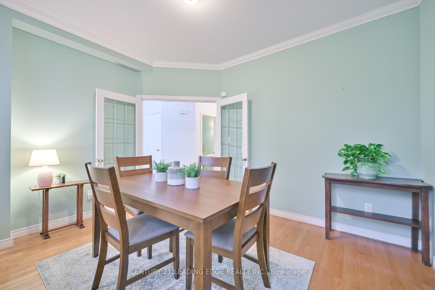 Photo 7 of 8D Station Lane, Markham, Unionville — HOMEH