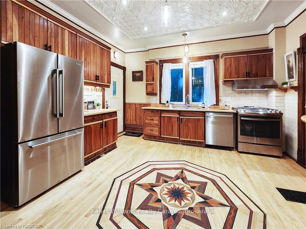 Photo 10 of 220 Marsh Street, Blue Mountains — HOMEH