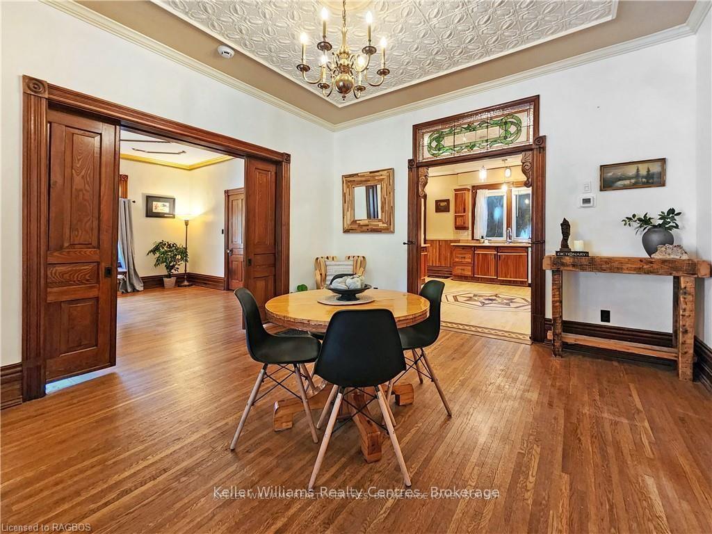 Photo 13 of 220 Marsh Street, Blue Mountains — HOMEH