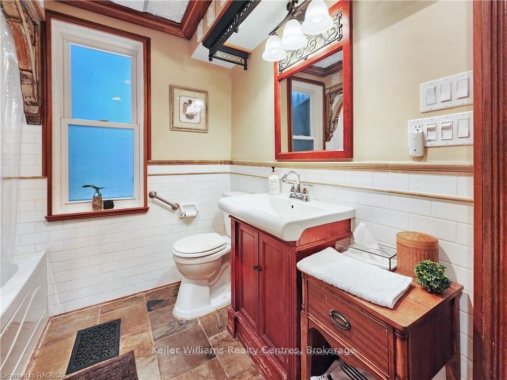 Photo 29 of 220 Marsh Street, Blue Mountains — HOMEH