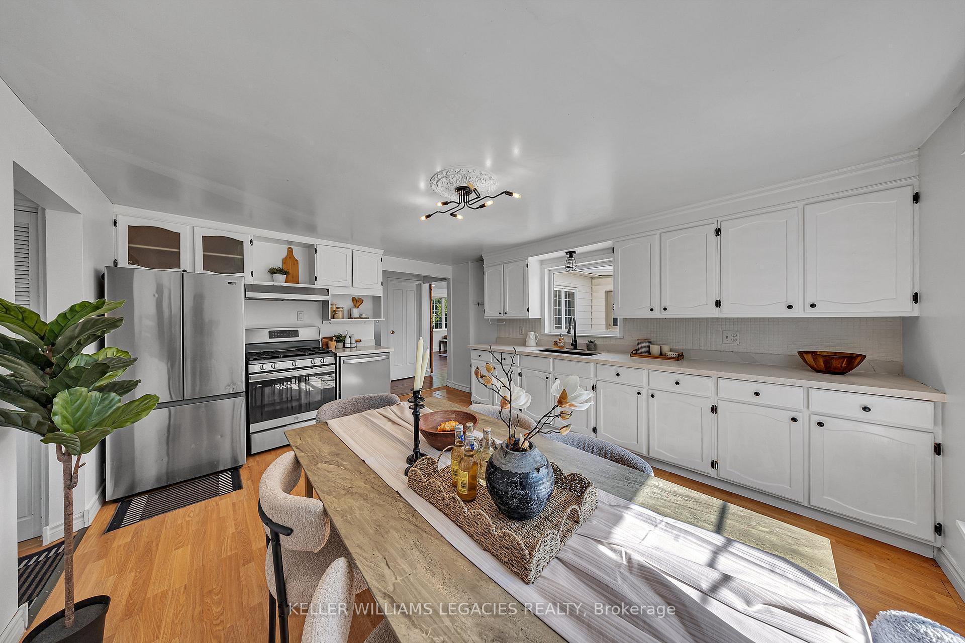 Photo 3 of 9070 Ashburn Road, Whitby, Rural Whitby — HOMEH