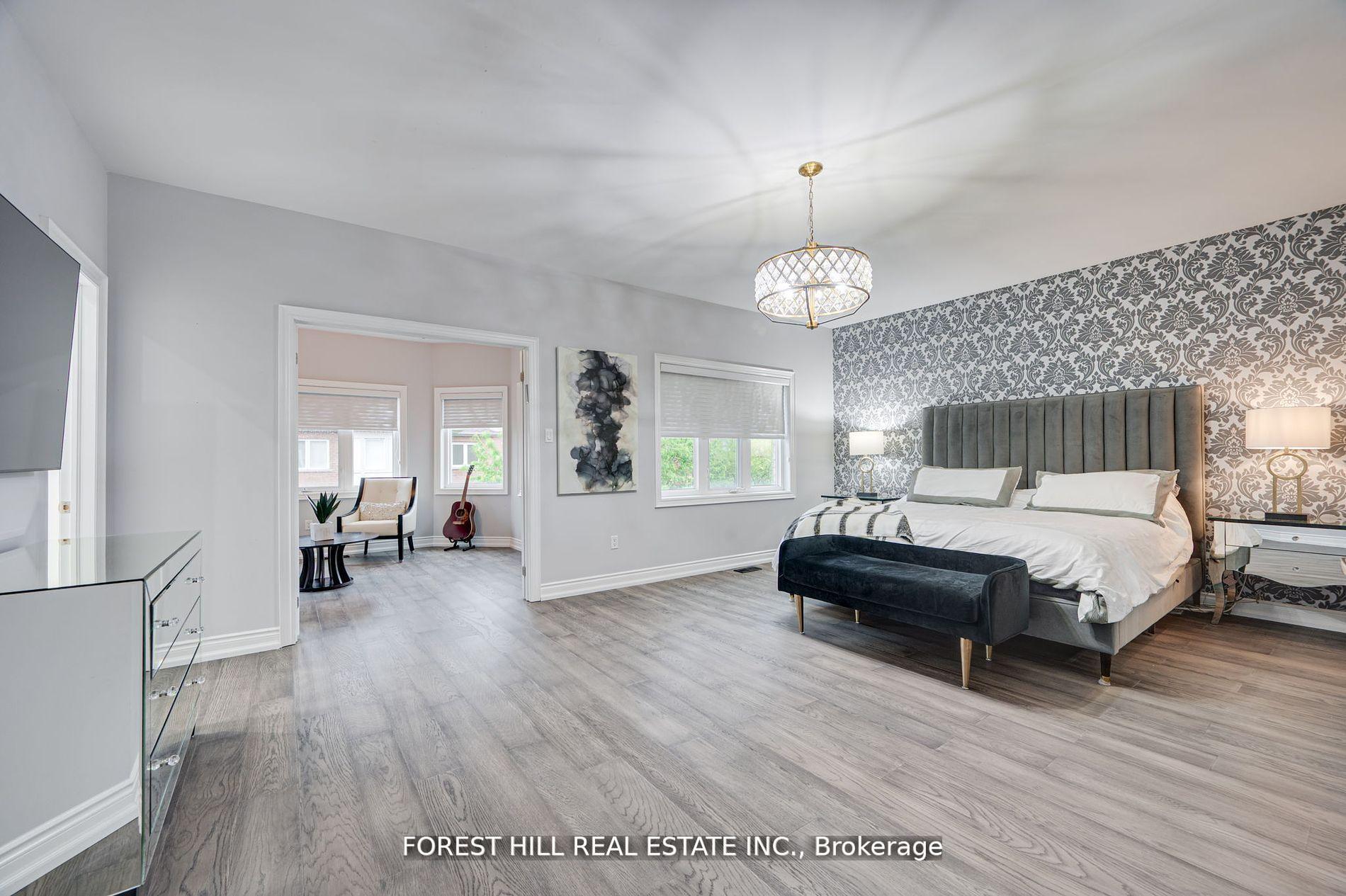 Photo 11 of 139 Ner Israel Drive S, Vaughan, Patterson — HOMEH
