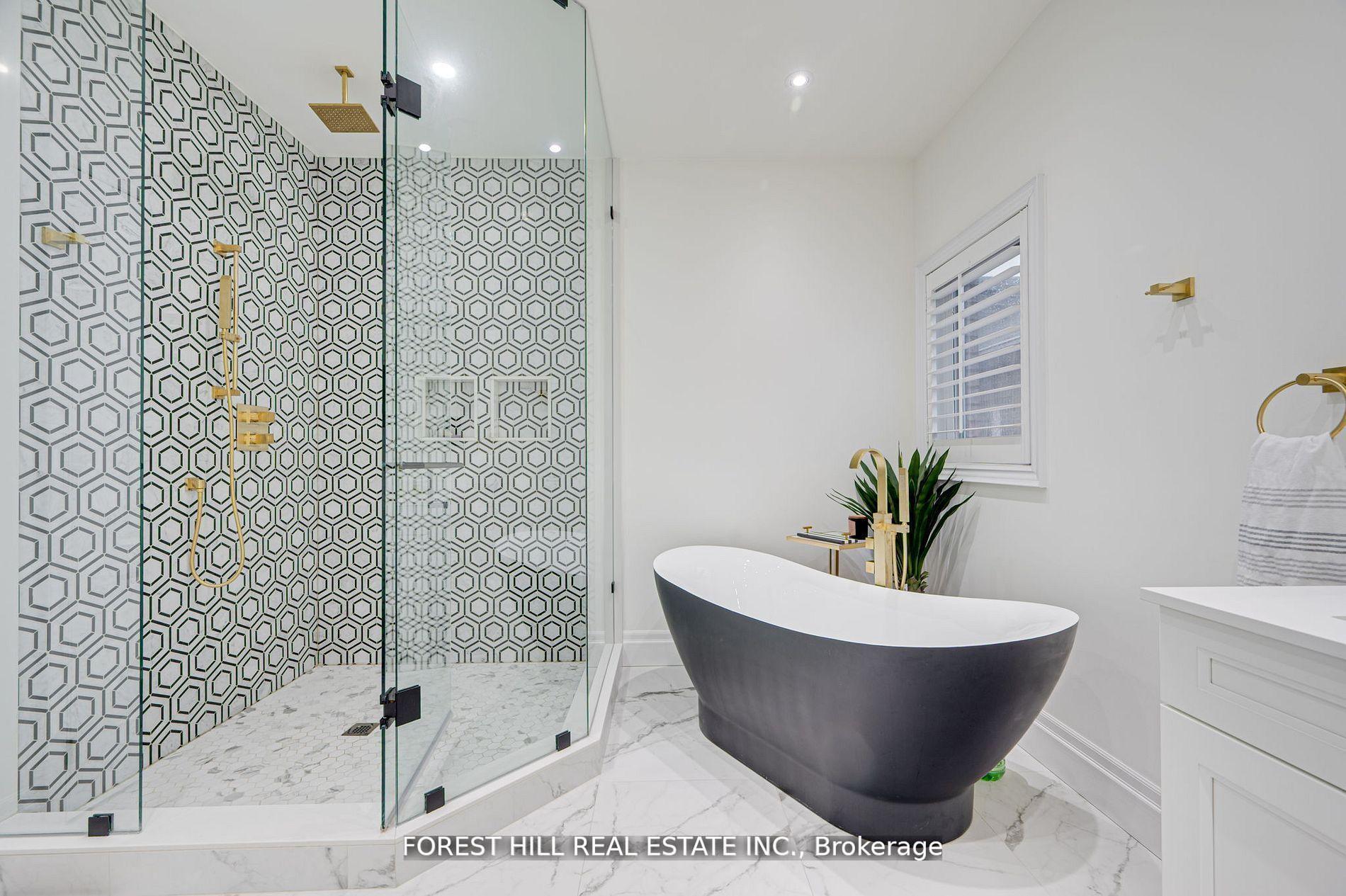 Photo 15 of 139 Ner Israel Drive S, Vaughan, Patterson — HOMEH