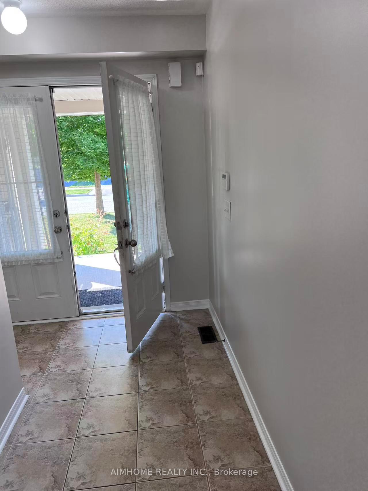 Photo 3 of 80 James Govan Drive, Whitby, Port Whitby — HOMEH