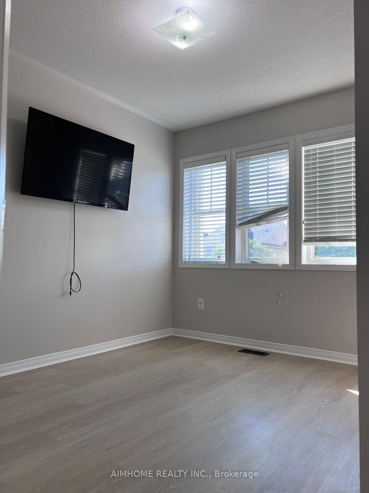 Photo 6 of 80 James Govan Drive, Whitby, Port Whitby — HOMEH