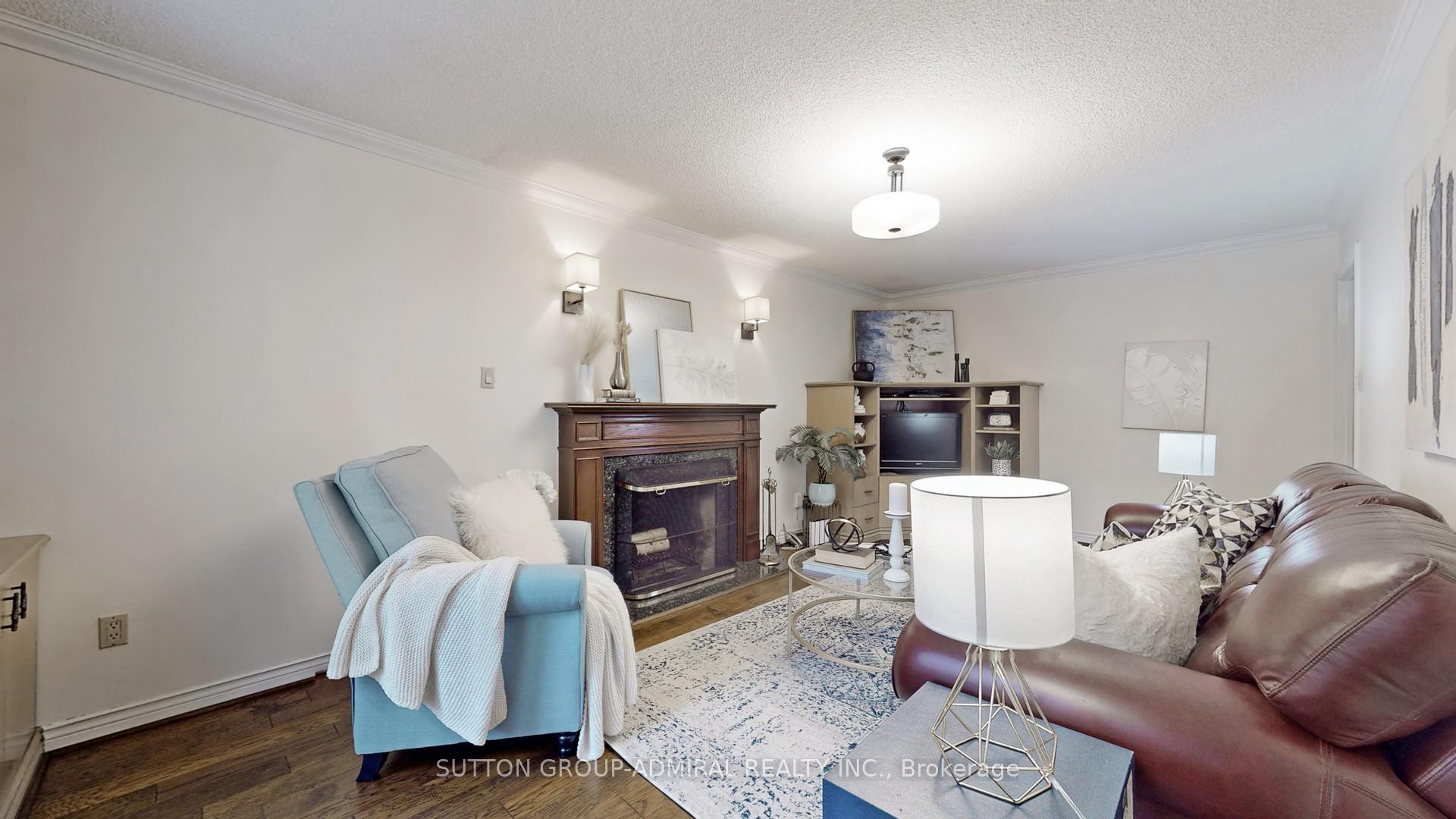 Photo 3 of 91 Kirk Drive, Markham, Royal Orchard — HOMEH