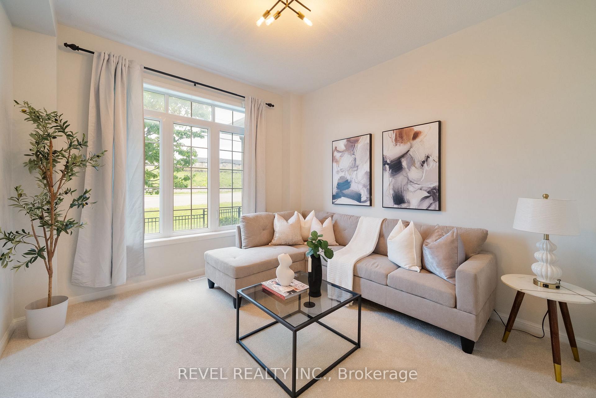 Photo 13 of 81 Barkdale Way, Whitby, Pringle Creek — HOMEH