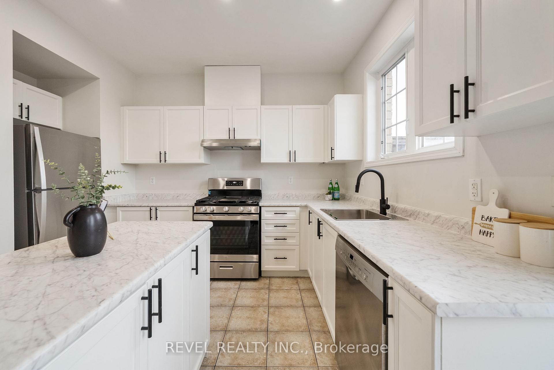 Photo 17 of 81 Barkdale Way, Whitby, Pringle Creek — HOMEH