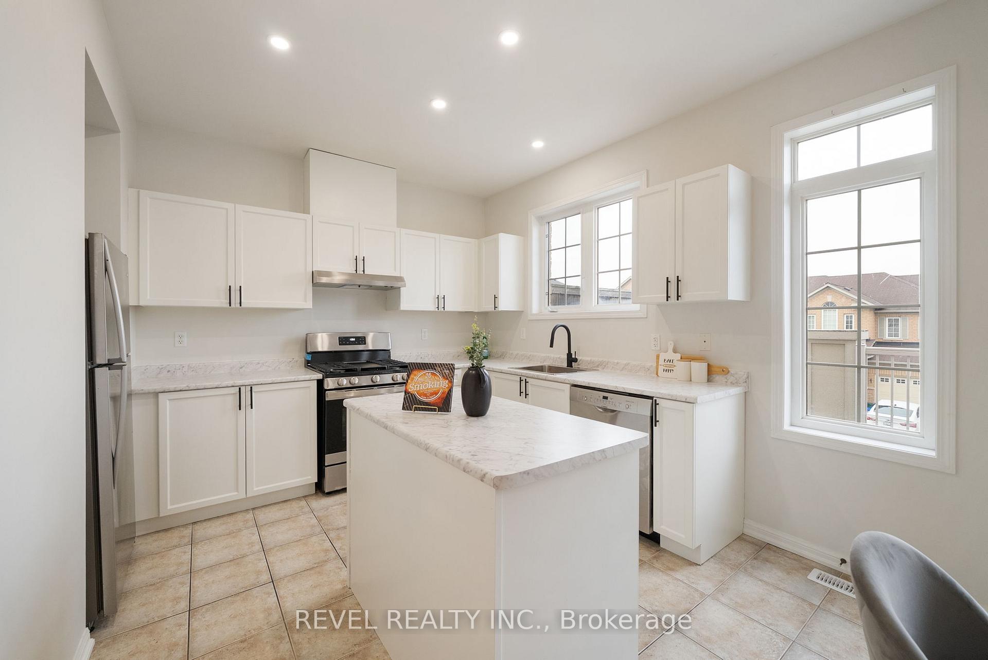 Photo 20 of 81 Barkdale Way, Whitby, Pringle Creek — HOMEH