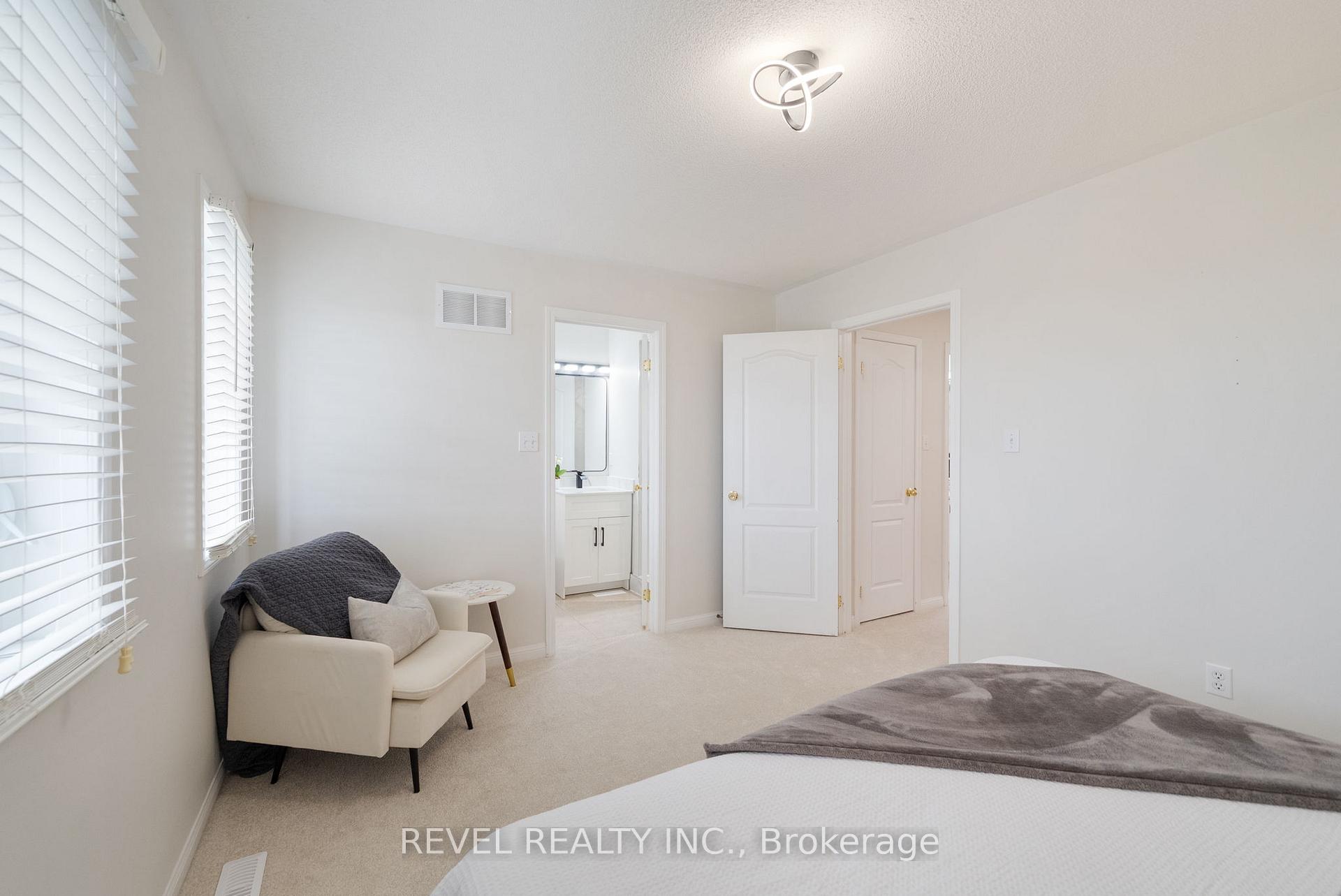 Photo 23 of 81 Barkdale Way, Whitby, Pringle Creek — HOMEH
