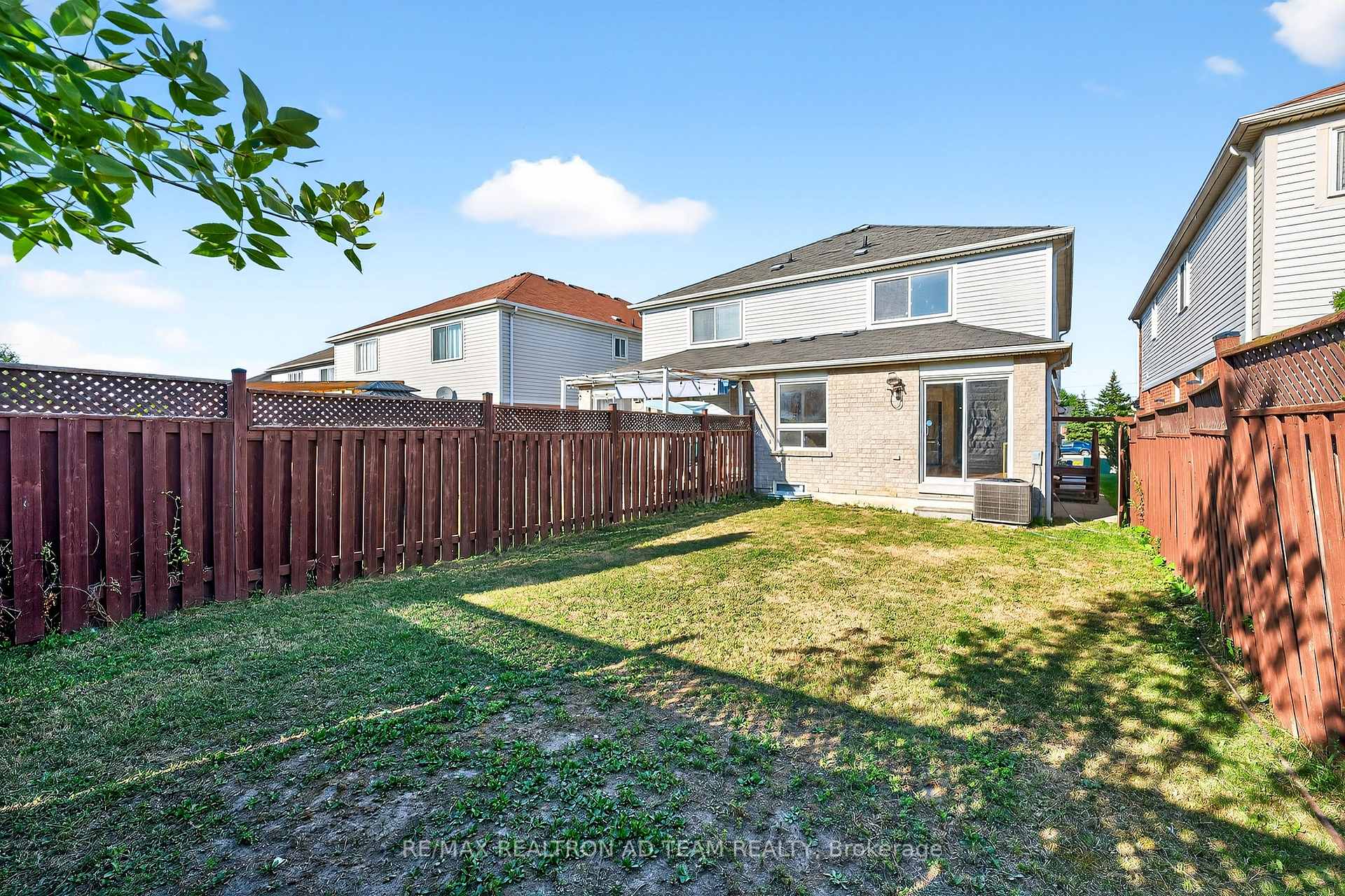 Photo 25 of 34 Unsworth Crescent, Ajax, Northwest Ajax — HOMEH