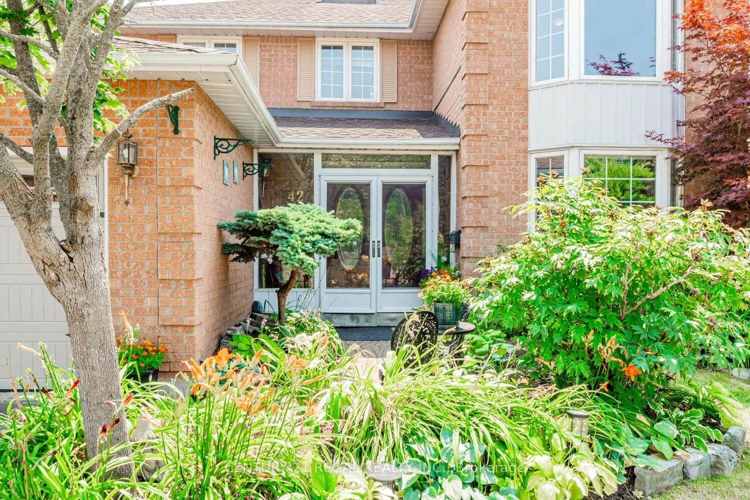 Photo 3 of 42 Milner Crescent, Ajax, South West — HOMEH