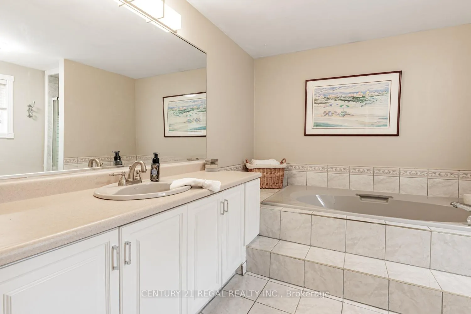Photo 20 of 42 Milner Crescent, Ajax, South West — HOMEH