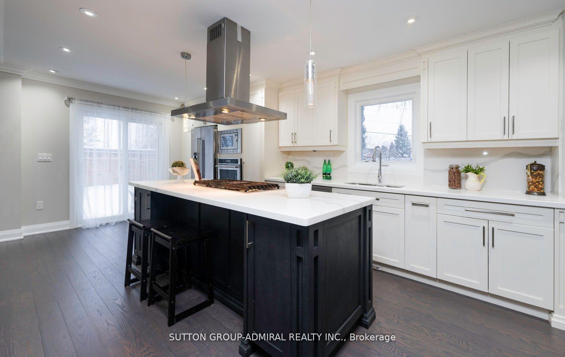 Photo 1 of 29 Roxborough Lane, Vaughan, Uplands — HOMEH