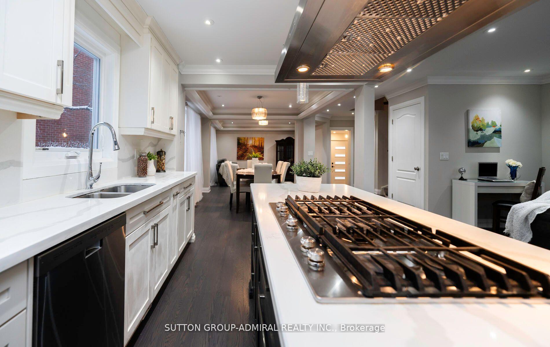 Photo 2 of 29 Roxborough Lane, Vaughan, Uplands — HOMEH