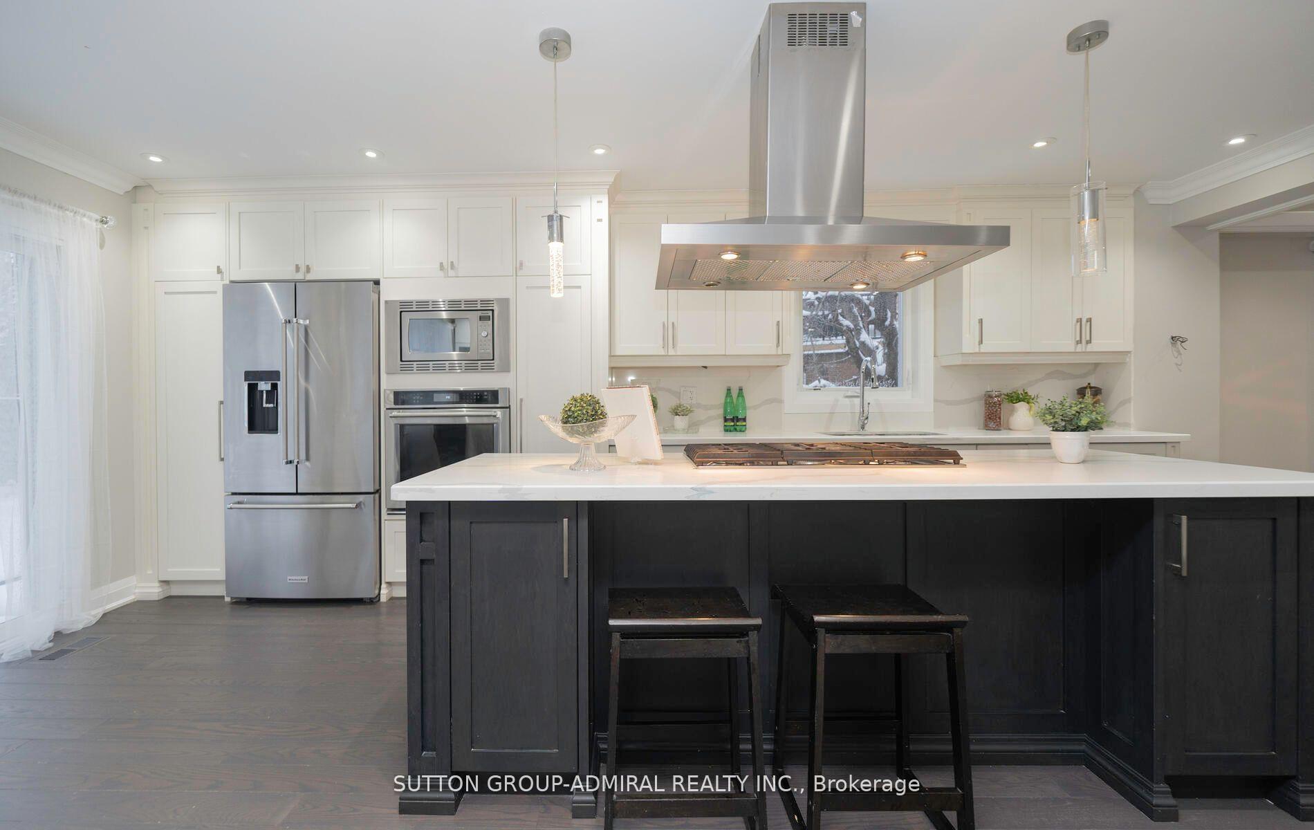 Photo 4 of 29 Roxborough Lane, Vaughan, Uplands — HOMEH