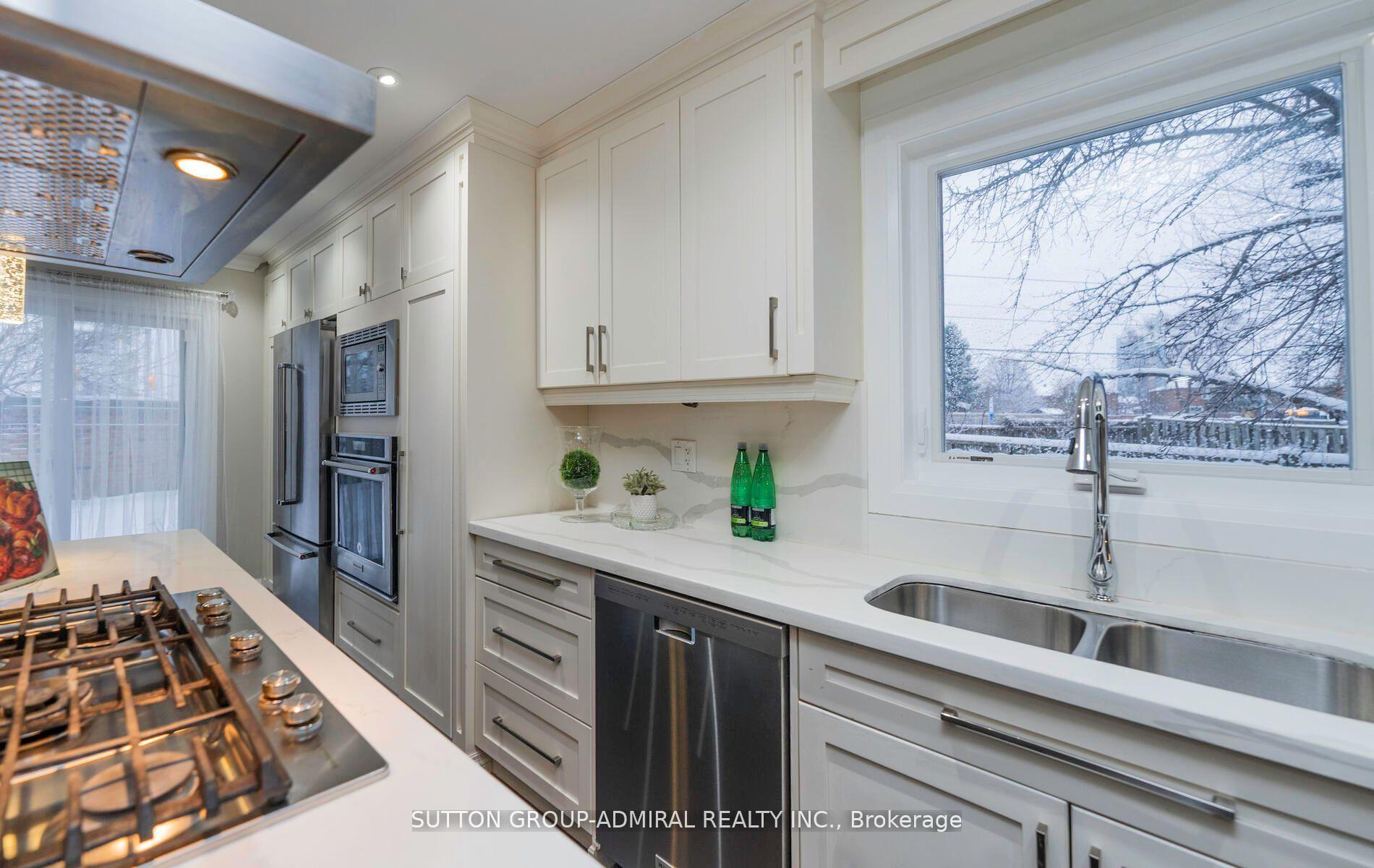 Photo 10 of 29 Roxborough Lane, Vaughan, Uplands — HOMEH