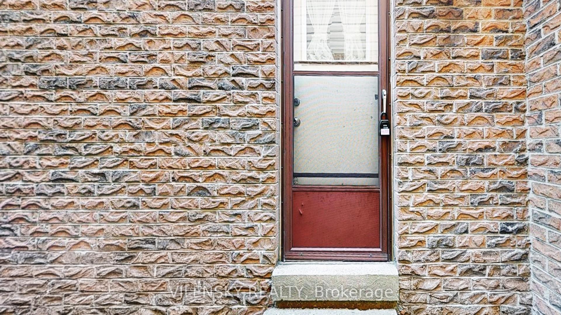 Photo 2 of Unit BSMT, 129 Hetherington Crescent, Vaughan, Brownridge — HOMEH