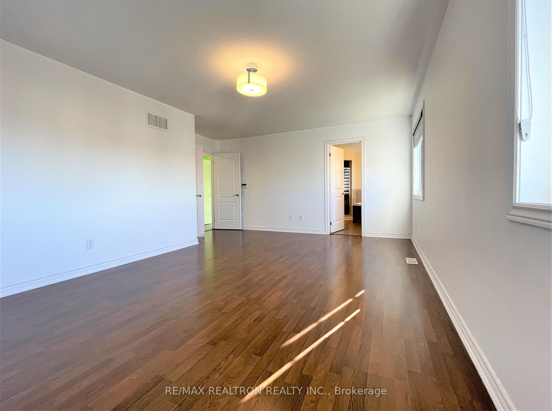 Photo 32 of 205 Vanda Drive, Vaughan, Patterson — HOMEH