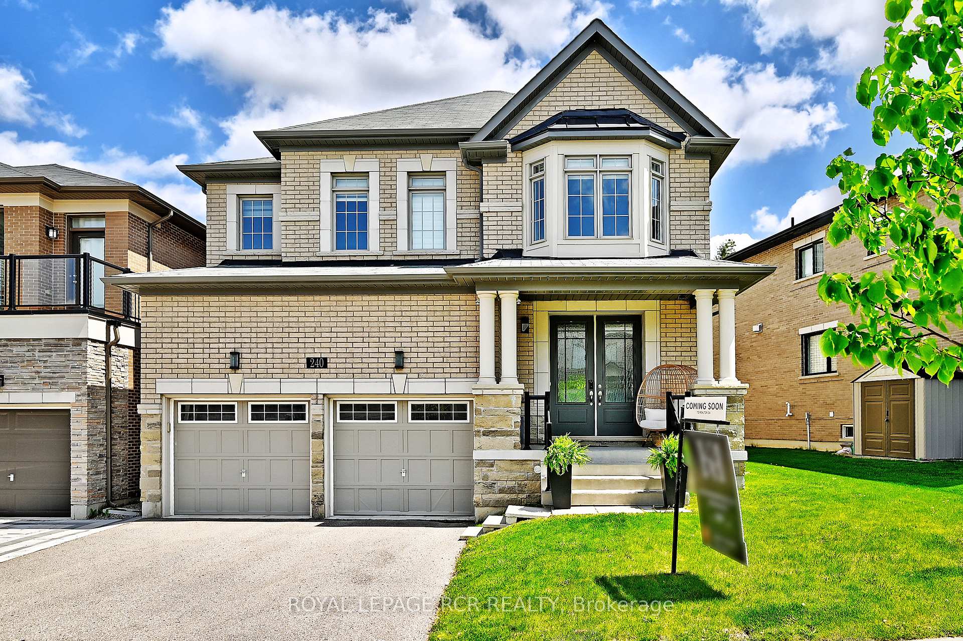 Photo 1 of 240 Conklin Crescent, Aurora, Rural Aurora — HOMEH