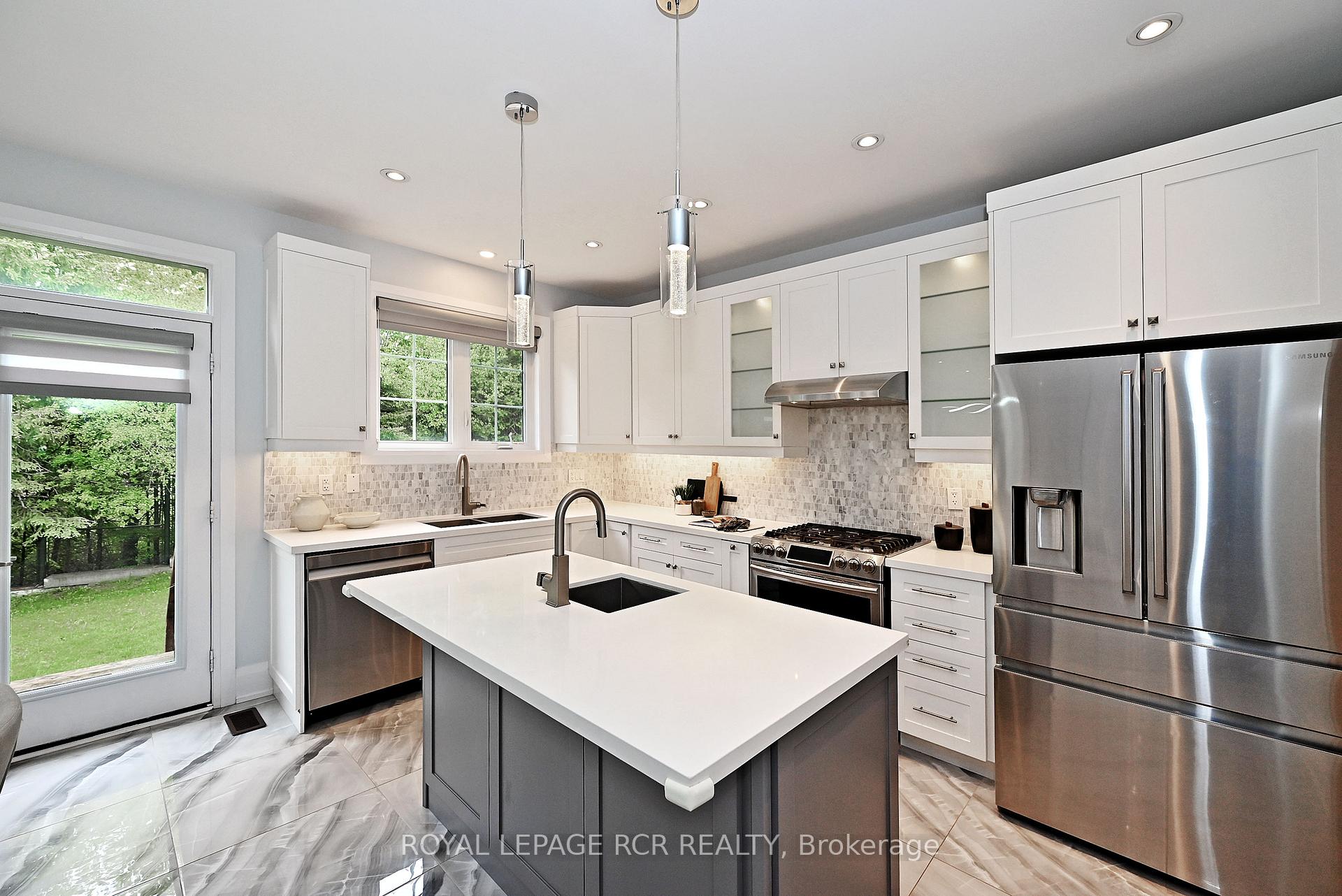 Photo 11 of 240 Conklin Crescent, Aurora, Rural Aurora — HOMEH