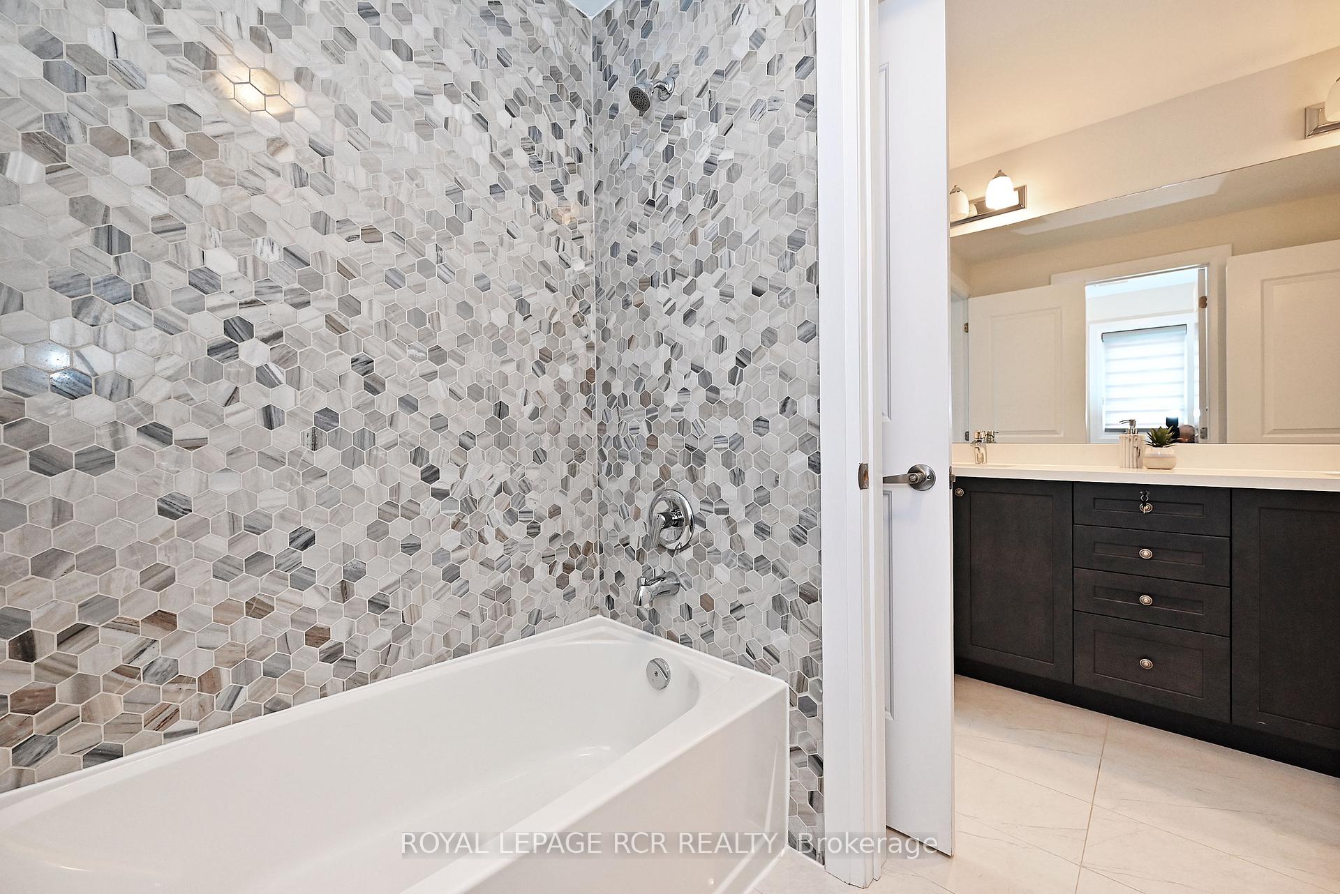 Photo 43 of 240 Conklin Crescent, Aurora, Rural Aurora — HOMEH
