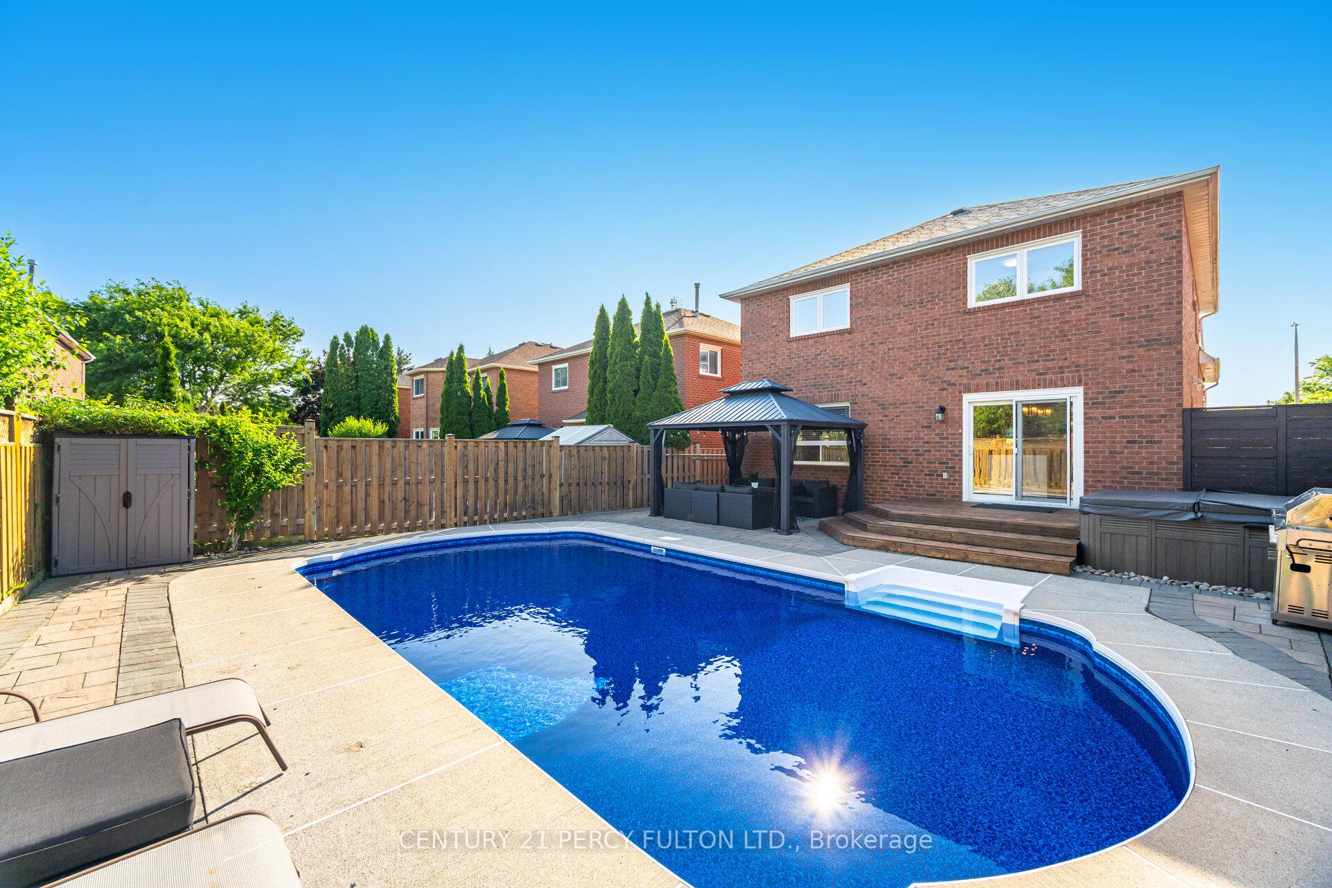 Photo 2 of 61 Fencerow Drive, Whitby, Rolling Acres — HOMEH
