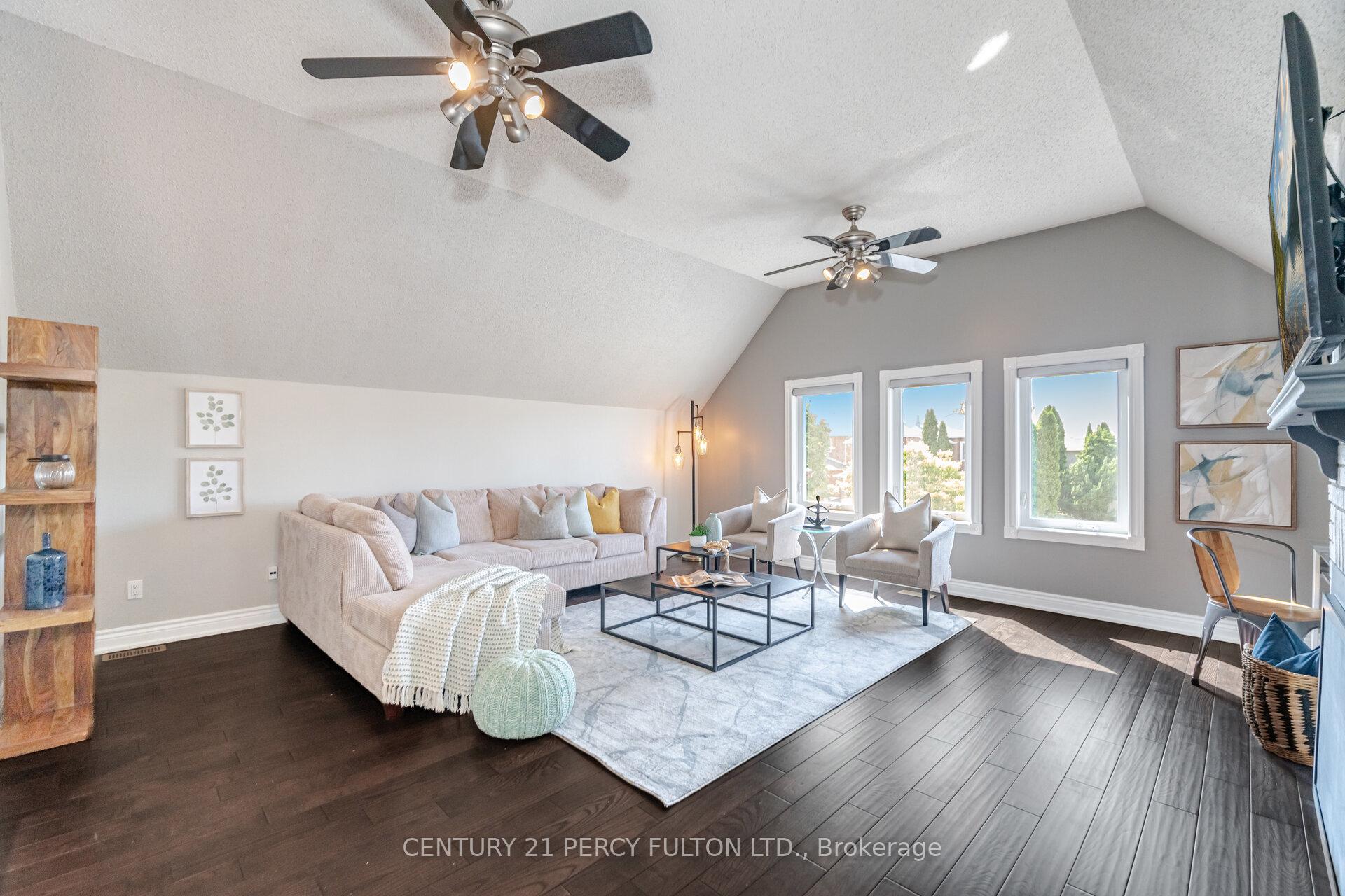 Photo 17 of 61 Fencerow Drive, Whitby, Rolling Acres — HOMEH