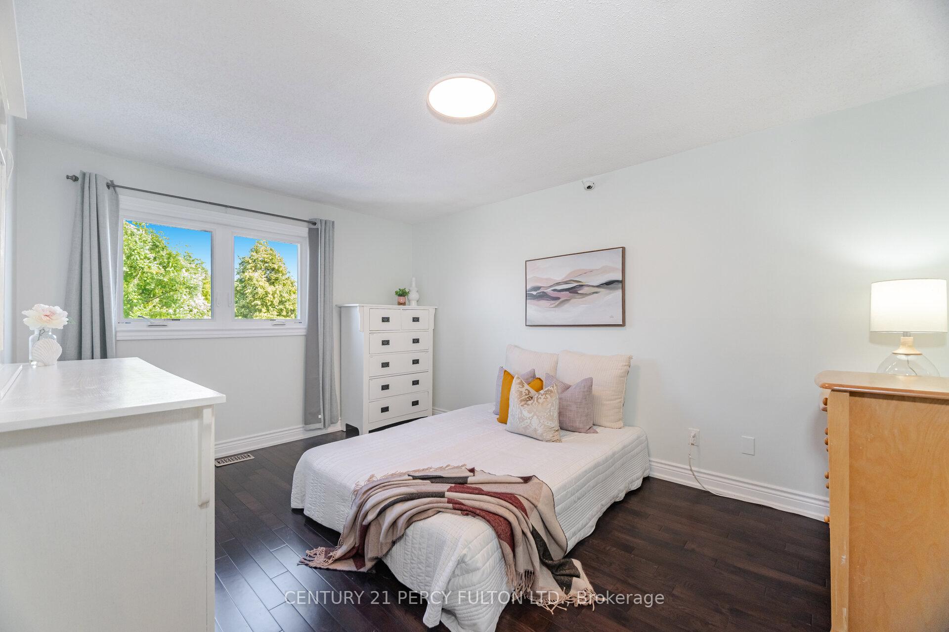Photo 23 of 61 Fencerow Drive, Whitby, Rolling Acres — HOMEH
