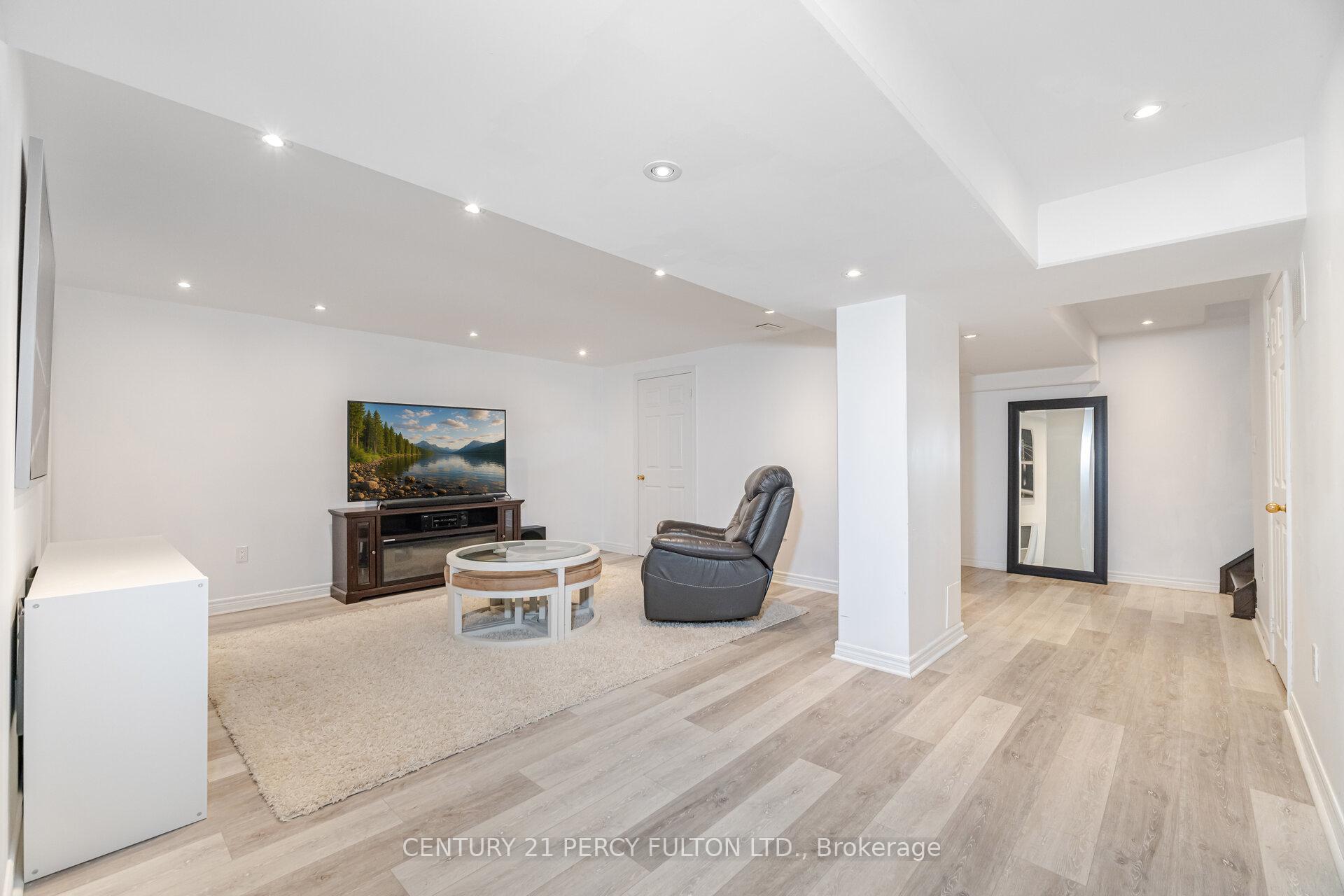 Photo 29 of 61 Fencerow Drive, Whitby, Rolling Acres — HOMEH