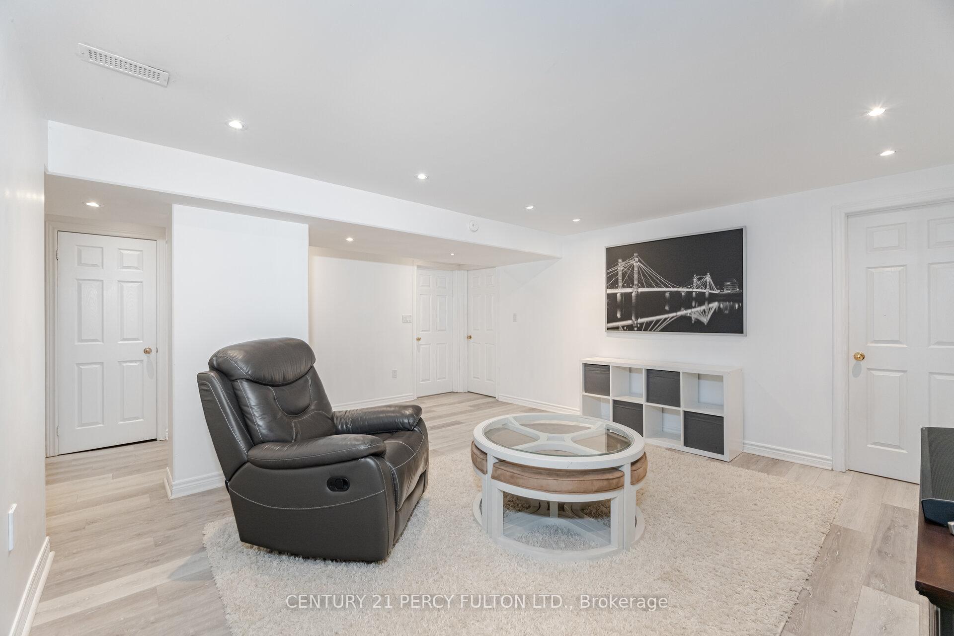 Photo 30 of 61 Fencerow Drive, Whitby, Rolling Acres — HOMEH