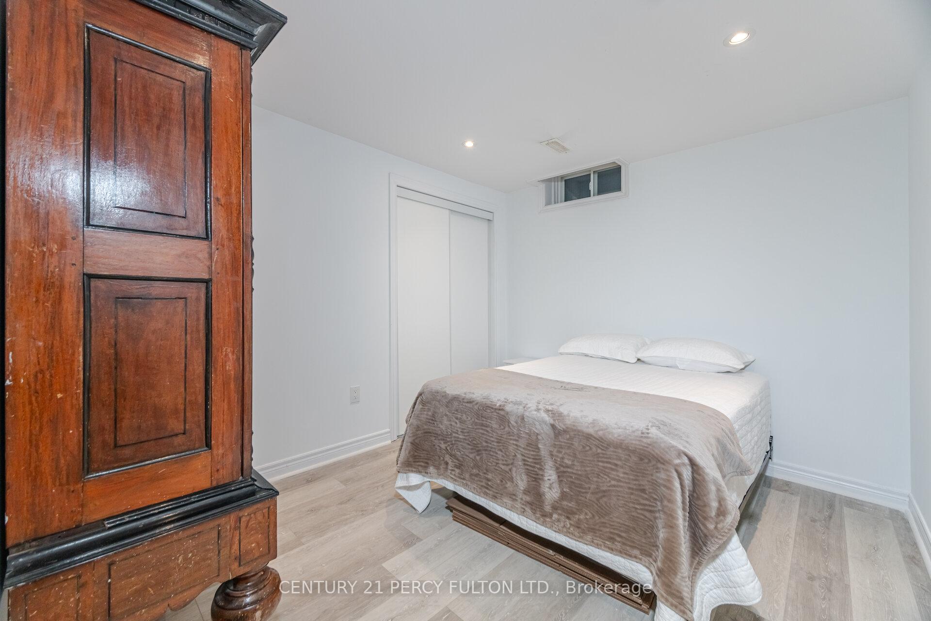 Photo 31 of 61 Fencerow Drive, Whitby, Rolling Acres — HOMEH